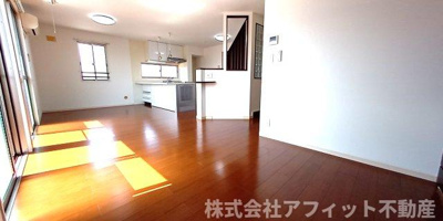 【居間・リビング】 | ラグジュアリ新涯　A棟 | ※イメージです