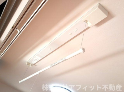 【その他】 | ラグジュアリ新涯　A棟 | 室内物干し※イメージです