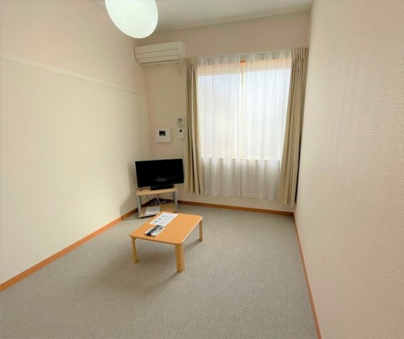 こちらの居間で趣味の時間をお楽しみください