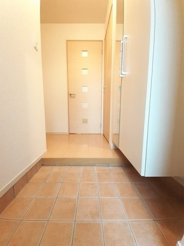 毎日通る玄関はこちらです