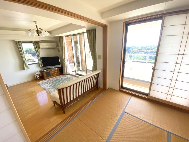 メビウスブレイン油壺マリナテラスの和室|LDK隣の和室は障子を開ければ開放感のある空間に