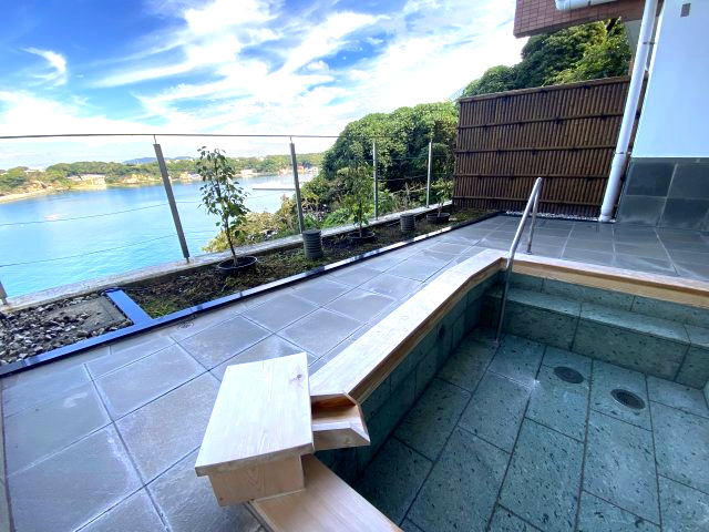 メビウスブレイン油壺マリナテラスのその他共用部分|大浴場 檜露天風呂
お部屋からの眺望とは違う小網代湾を一望できます