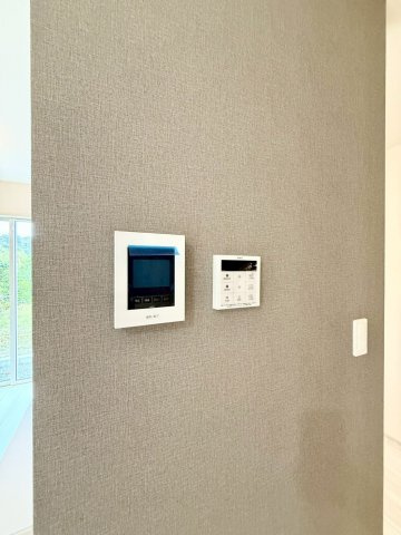 リーブルガーデン八重瀬町玻名城 第２・２号棟の防犯設備|インターフォーンパネル＆給湯器リモコン