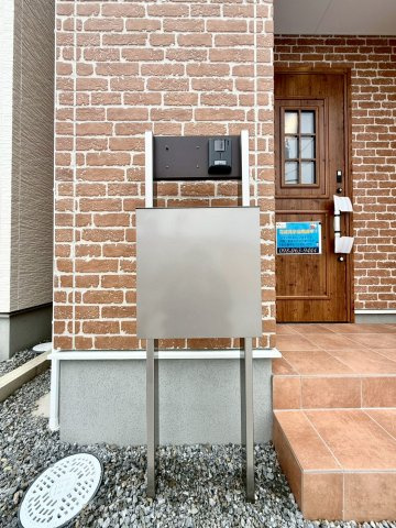 リーブルガーデン八重瀬町玻名城 第２・２号棟のその他|TVモニター付きインターフォンで防犯対策も◎レターボックスも設置