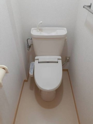 シンプルで使いやすいトイレです