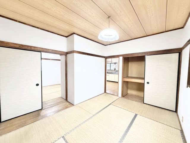 日本らしい落ち着いた雰囲気の和室です