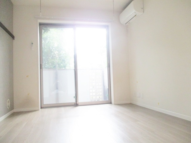 Forest真正寺坂の居間・リビング|１階でも日の入るお部屋です！！