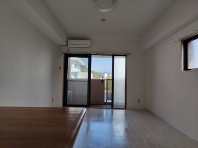 【洋室】 | ビューテラス西堀端