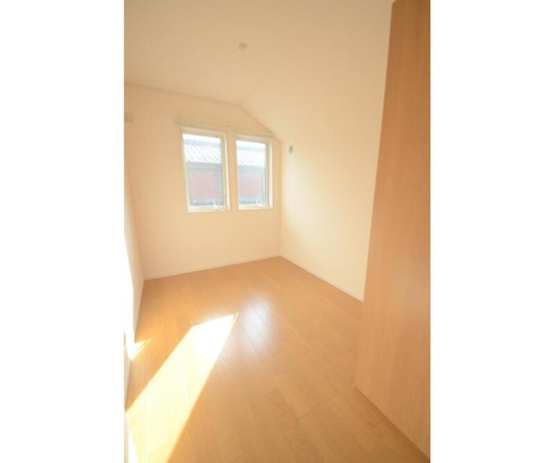 西原町戸建　の洋室