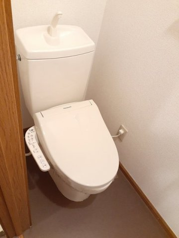 シンプルで使いやすいトイレです