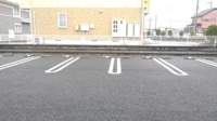 車をお持ちの方に嬉しい駐車場付きの物件です