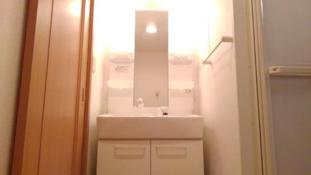 明るい洗面所です