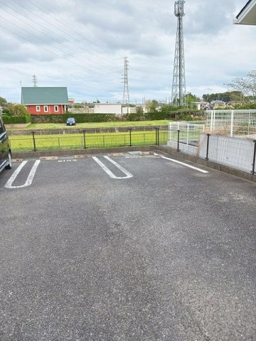 車をお持ちの方に嬉しい駐車場付きの物件です