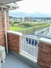 外からの目が気にならないバルコニーで洗濯物が干せます