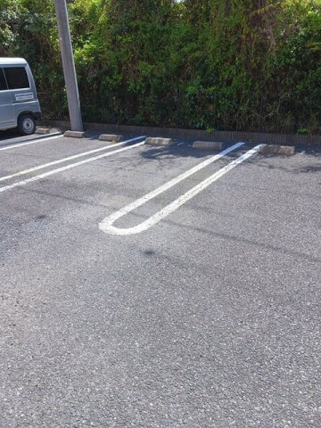 駐車場があるので、車を買う予定の方も安心です