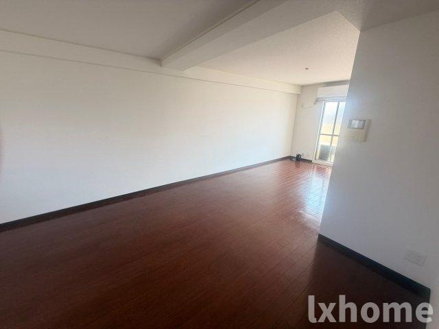 ローズハイツ茨木の居間・リビング