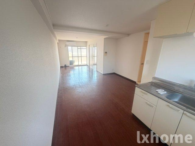 ローズハイツ茨木の居間・リビング