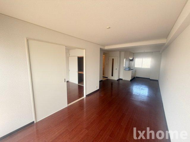 ローズハイツ茨木の居間・リビング