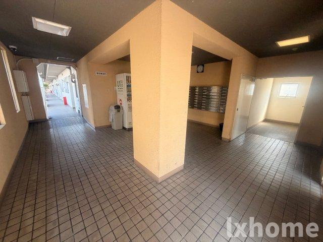 ローズハイツ茨木のロビー