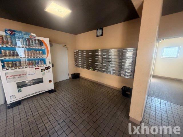 ローズハイツ茨木のロビー