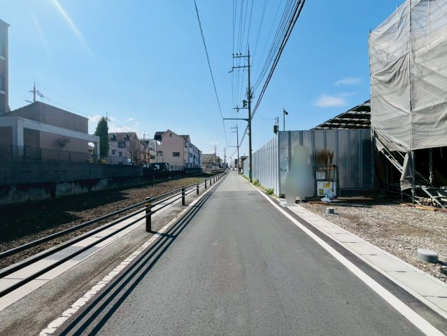 羽束師菱川町7号地の前面道路含む現地写真