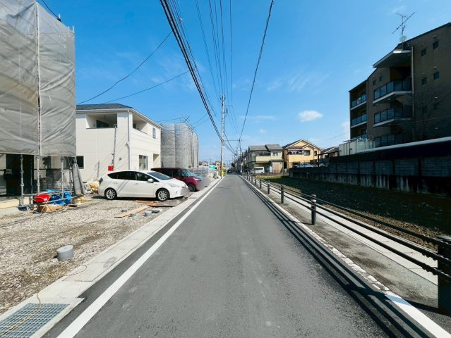 羽束師菱川町7号地の前面道路含む現地写真