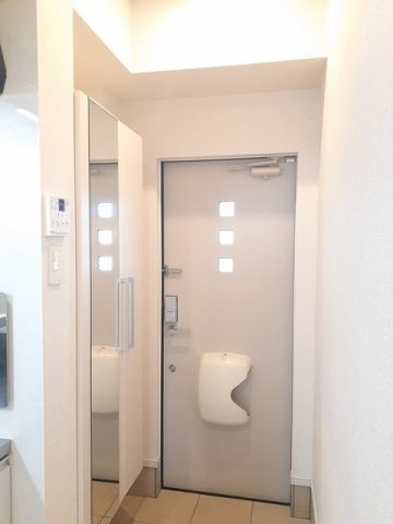 落ち着いた玄関です