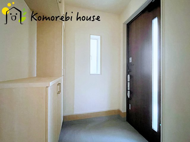 上尾市本町５丁目　新築一戸建て　ブルーミングガーデン　01の玄関|シンプルで使いやすい玄関です