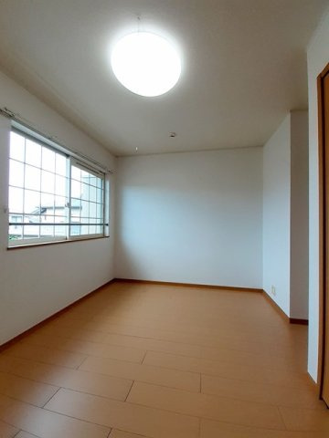 明るい色調の室内です