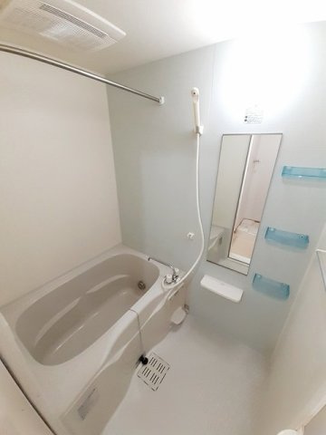 コンパクトで使いやすいお風呂です