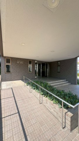 クレアフォート西宮・酒蔵通りのエントランス