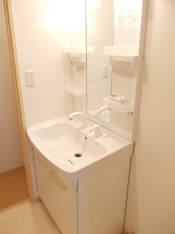 明るい洗面所です