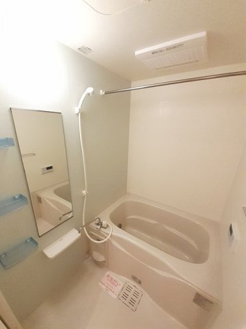 コンパクトで使いやすいお風呂です