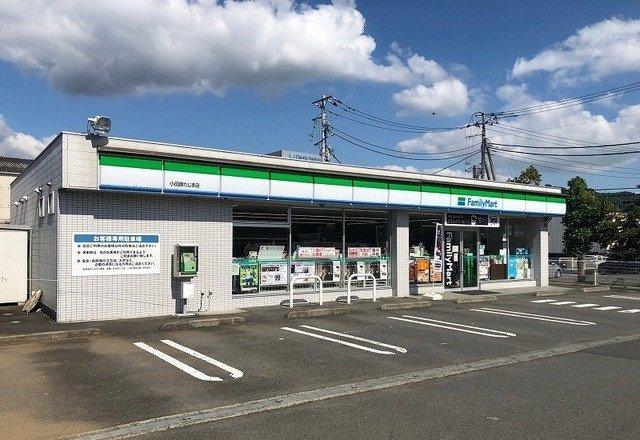ファミリーマート小田原たじま店まで400m