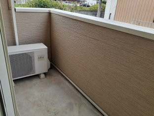 外からの目が気にならないバルコニーで洗濯物が干せます