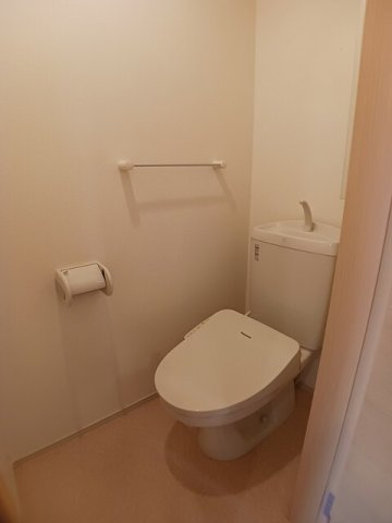 清潔感のあるトイレです