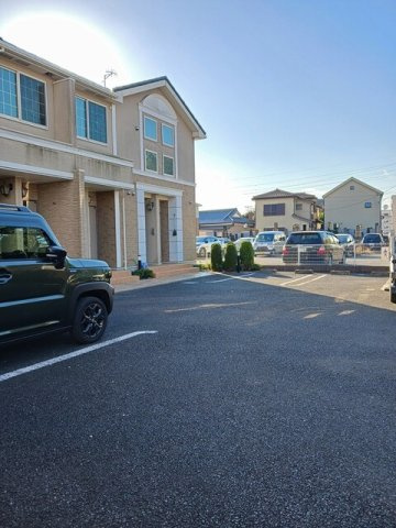 車をお持ちの方に嬉しい駐車場付きの物件です