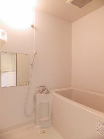 ヴィヴァンＫ．Ｙの浴室