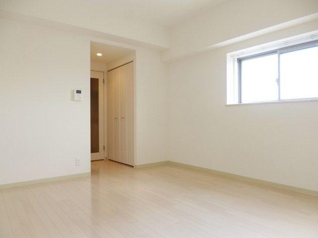 Ｌａ　Ｋｏｎｔｅｓｓａの寝室|10帖あるので広々使えますね☆
