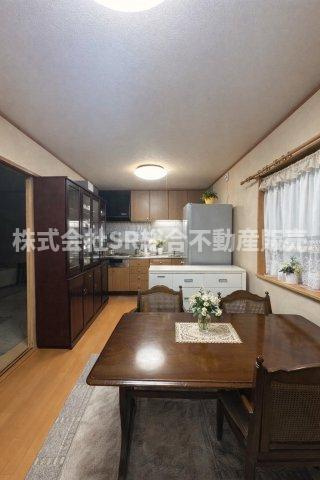 岩田町6丁目中古戸建の居間・リビング|弊社は住宅ローンに自信がございます。
お客様にあった銀行をご紹介いたします。
お悩みの方は弊社までお気軽に
ご相談下さいませ。