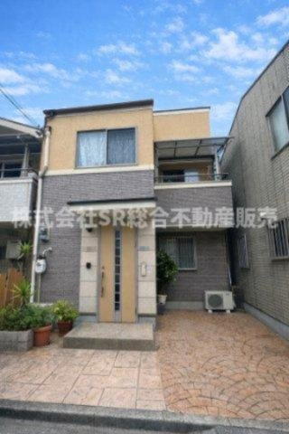岩田町6丁目中古戸建の外観|リフォームや住宅ローン・東大阪市の不動産の事なら弊社にお任せ下さいませ！
各地域の特徴・グルメ・裏道やその他、細かい情報等も熟知した
東大阪市出身のスタッフが新生活を送るお客様をサポート致します！