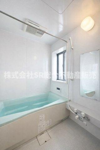 岩田町6丁目中古戸建の浴室|足を伸ばしてゆったりと浸かれる浴槽です！