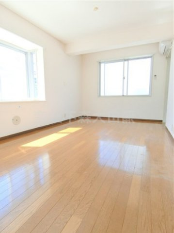 DUOMO山王（デュオモサンノウ）の居間・リビング