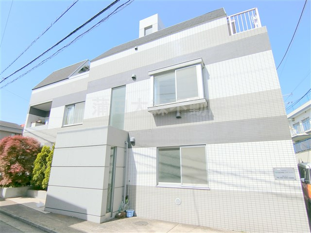 DUOMO山王（デュオモサンノウ）の外観|1999年5月築　RC鉄筋コンクリート造地上3階建て総戸数9戸　オートロック付バストイレ別
東京都大田区山王1丁目　JR京浜東北線大森駅徒歩7分