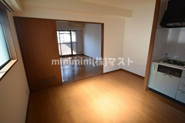 セントアミール南久宝寺の内装|改装前の写真です