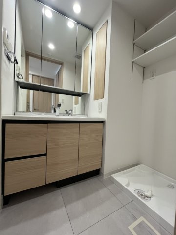 グローリオ新宿夏目坂の独立洗面台