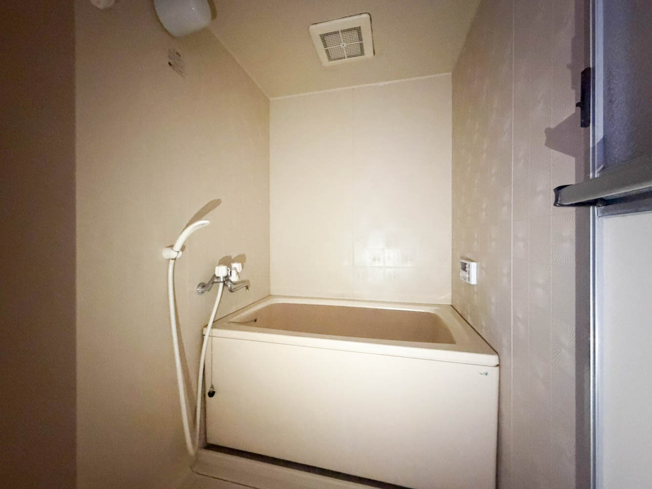 グレースメゾン名海3の浴室|日々の疲れを癒すお風呂付です