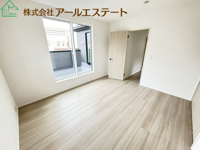 加古川市東神吉町西井ノ口 1期　　JR「宝殿駅」徒歩20分の洋室