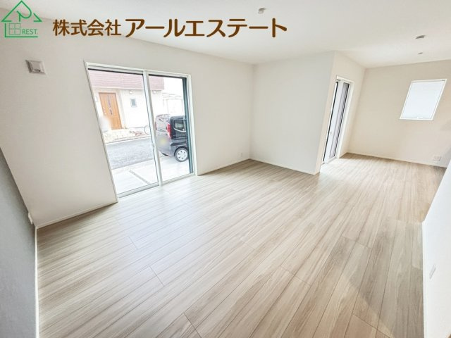加古川市東神吉町西井ノ口 1期　　JR「宝殿駅」徒歩20分の居間・リビング