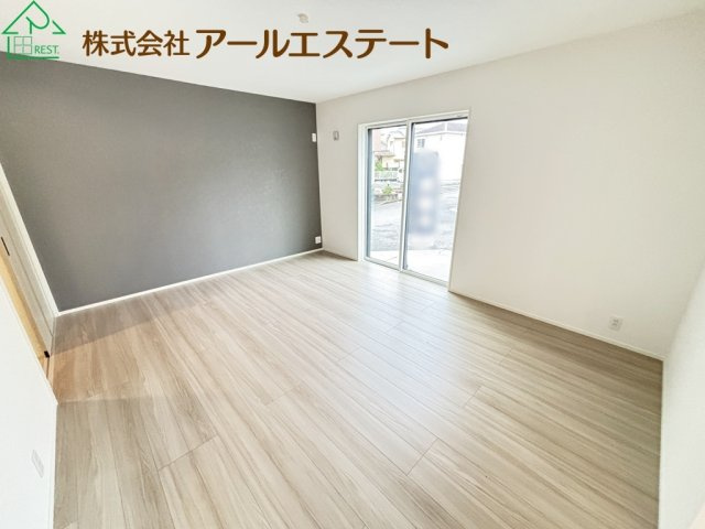 加古川市東神吉町西井ノ口 1期　　JR「宝殿駅」徒歩20分の居間・リビング